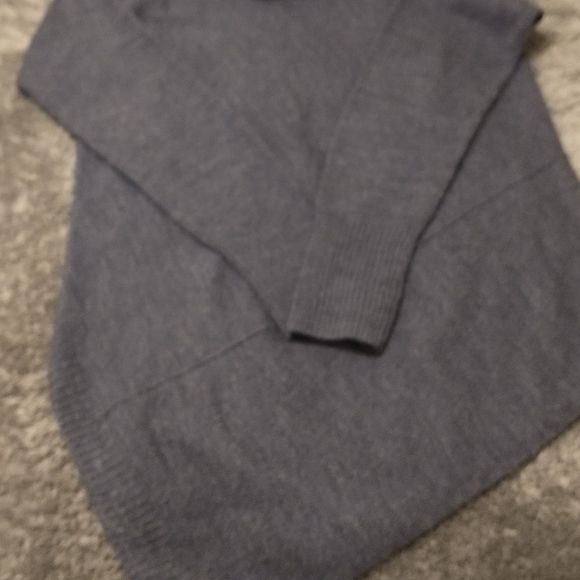 🎈3/$12 Asymmetrical Sweater!!! - Picture 6 of 9